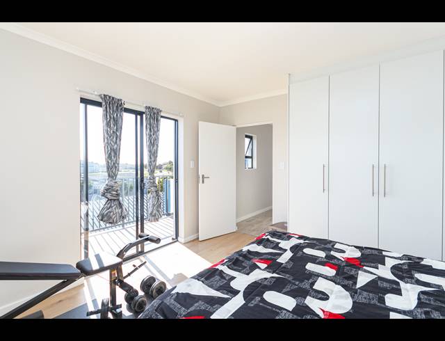 2 BEDROOM APARTMENT FOR SALE IN TABLE VIEW